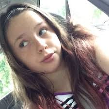 Ella Rowe (@ellarowe_217)