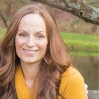 Lauren Muldoon's Instagram, Twitter & Facebook