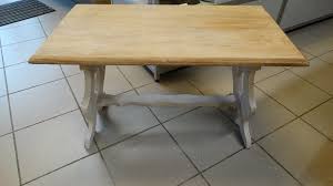 brocante massief houten salontafel 49 cm hoog 44 cm breed en 80 cm lang in goede staat geen verzending enkel afhale houten salontafels vitrines salontafel