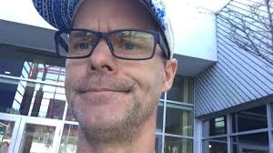 🇨🇦 Robbing banks, petting dogs and a focusing