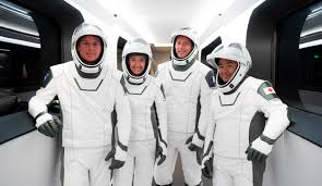 Astronaut nasa pilot costume with movable visor helmet for kids. Astronauts Flying Reused Spacex Rocket Capsule For 1st Time