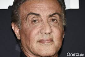 Stallone is known for his machismo an. Sylvester Stallone Zeigt Rocky Fur Guten Zweck Onetz