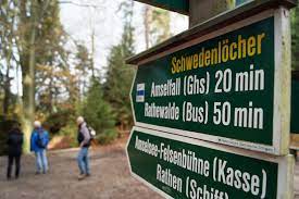 Its course follows the main direction of fissuring in the elbe sandstone. Wanderweg Schwedenlocher Wieder Frei Nationalpark Sachsische Schweiz