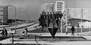 Chemiebrunnen By Irmtraud Ohme Zollrain Halle Neustadt Early 1970s Neustadt Halle Pictures