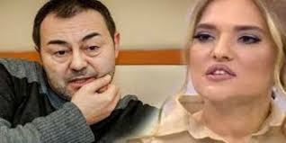 Magazin Panosundaki Pin