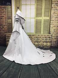 Von battenberg und wittgenstein (* um 1150; Sonderverkauf 0 Off Robe De Mariage Mittelalter Brautkleid Nach Mass Braut Kleider Stickerei Eine Linie