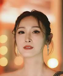 Janis Chan (陳貝兒)