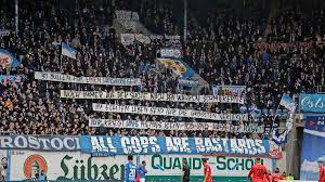 Jun 27, 2021 · weiß sind die edelfans wie du, die einfach alles hinnehmen. Hansa Rostock Ultras Sorgen Mit Hass Banner Fur Eklat Sportbuzzer De