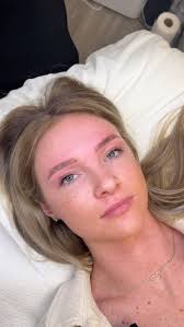 Add a little spice✨ Kept this brow lamination + tint as natural as possible  while still adding in some color & shape to minimize the need for as much  daily styling! Maintenance for lamination includes ...