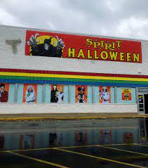 A free inside look at spirit halloween salary trends based on 83 salaries wages for 19 jobs at spirit halloween. Halloween Haunts The Grave Of Toys R Us Dinosaur Dracula