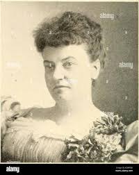 Lillian Hoyt's Instagram, Twitter & Facebook