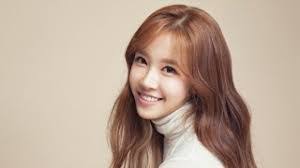 Ellin Kim's Instagram, Twitter & Facebook