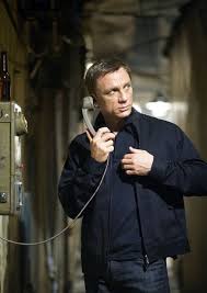 Daniel Craig As James Bond In Quantum Of Solace James Bond Style Daniel Craig Bond James Bond Movies