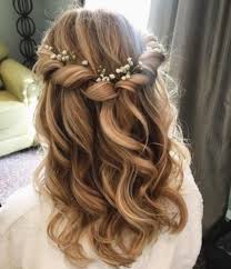 9 Hairstyles Prom Medium Hair In 2020 Prom Hairstyles For Long Hair Wedding Hair Down Curly Prom Hair