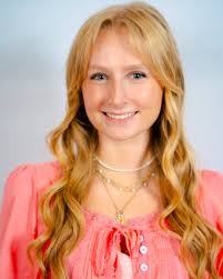 MEET THE CAST OF MAMMA MIA! 🇬🇷🌺🍹 TICKET LINK IN BIO!!! Sophie-  @sarahlilysmithh Lisa- @abigailkdouglas Ali- @k.kendra0