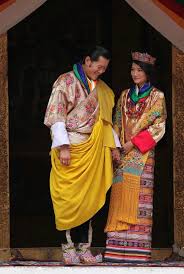 King Khesar Namgyel Wangchuck With His Wife And Queen Jetsun Pema Pose For The Media After Their Wedding Ceremony Bhutan Bhutan Travel Dragon King