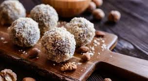 Eppure le palline di cocco e cacao possono salvarvi la serata con il minimo impegno. Ricetta Delle Palline Di Cocco E Cioccolato Le Praline Veloci Da Fare