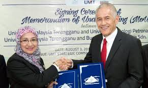 Datuk seri panglima abdul azeez bin abdul rahim (jawi: Dr Abdul Rahim Hashim Vc Baharu Um