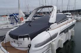 Nv Equipment Le Retour Des Protections Pour L Hiver Bateau A Moteur Bateaux Bateau