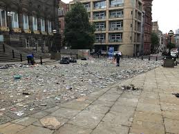 Leeds city centre facts for kids. Leeds City Centre Covered In Glass And Rubbish As Mammoth Clean Up Begins After Promotion Party Leeds Live