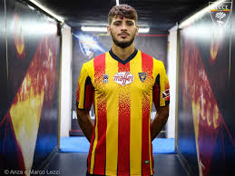 Cosenza average scored 0.78 goals per match in season 2021. Maglie Lecce 2020 2021 Novita I Nomi Dei Comuni E L Albero Di Ulivo