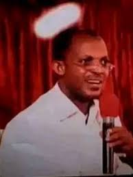 L'évêque Moïse TSHIBOLA,l'un de pères du Réveil de #KAMWESHA avec une  "colonne de feu" sur sa tête. L'épouse ne sera JAMAIS séduit ! Nous C'est  Branaham Où Rien