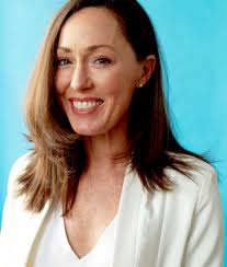 Leslie Sims's Instagram, Twitter & Facebook