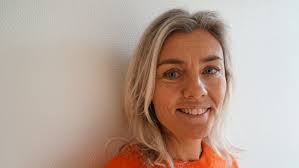 Anna Carlsson är tillbaka hos Falkenbergsrevyn