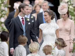 Das brautkleid von kate middleton setzte ein zeichen: Pippa Middleton Kampft Schon Jetzt Gegen Die Babypfunde Trend Magazin Pippa Middleton Hochzeitskleid Spitze Herzogin Kate