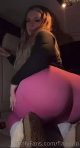 Fiaaxvip Takes Out Her Big Boobies And Spreading Big Ass While Sucking  Dildo Onlyfans Video | Thothub.