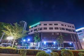 Here are offered all the necessary amenities: Hotels Near Borneo Convention Centre Kuching Prices Easy Booking