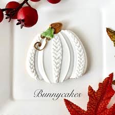 White Knitted Pumpkin Cookie Royal Icing Cookies Recipe Pumpkin Cookies Decorated Pumpkin Sugar Cookies Decorated