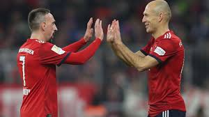 Arjen robben (bedum, 23 januari 1984) is een nederlandse voetballer. Fc Bayern Arjen Robben Und Franck Ribery Vor Comeback In Munchen Eurosport