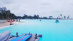 Ada berbagai macam kolam renang di bandung, mulai dari kolam renang indoor, kolam renang karang setra juga dikenal sebagai kolam renang serius, bukan tempat rekreasi, karena tempat ini. Berlibur Di Kolam Renang Terbesar Se Asia Tenggara Yang Ada Di Treasure Bay Bintan Sarah Jalan