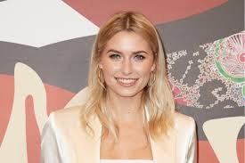 Hier zeigt lena gercke ihren babybauch am. Lena Gercke Das Model Verzuckt Die Fans Mit Ihrem Babybauch Brigitte De