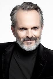 Miguel bosé ha sido el protagonista de la semana tras confesar sus problemas de adicción a jordi évole, un caso que se añade a la longeva relación entre famosos y sustancias. Miguel Bose Serien De