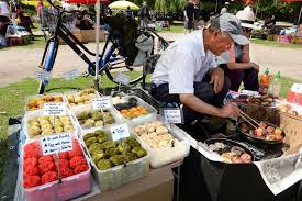 Die 5 Coolsten Streetfood Markte In Berlin Travelbook Streetfood Lebensmittel Essen Imbiss