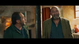 Mercredi prochain, le nouveau film d'Eric Fraticelli, &ldquo;Permis de d&eacute;truire&rdquo;  sort en salle. Mais avant &ccedil;a, plusieurs avant-premi&egrave;res &eacute;taient organis&eacute;es  en Corse. Hier c'&eacute;tait | France 3 Corse ViaStella