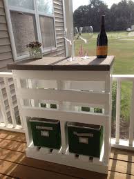 Pallet Inspired Patio Side Table 2x4 Construction Diy Garden Furniture Pallet Furniture Outdoor Patio Side Table