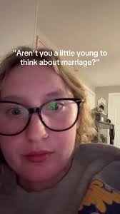 sarah (@sarah.is.a.hottie)