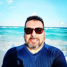 Más de uno conoce esta finca que se encuentra en el centro de Guadalajara  por Garibaldi núm. 54 con mucha historia y famosa que hasta una película se  filmó ahí. Muchas familias