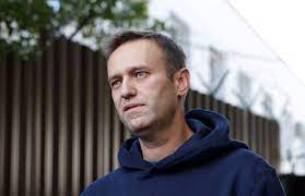 Navalnyj byl «odklizen», další zatěžkávací zkouška pro kreml se ale rychle blíží. Alexei Navalny Improving And Police Guard Stepped Up Report Says The Japan Times