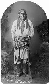 Pero, por otro, experimenta una poderosa atracción hacia el mundo de los blancos. Chato El Apache Online Subtitulada Chato Single Half Breed Apache Figure Hobby Bunker Chato Charles Bronson Es Un Apache Mestizo Que Vive Entre Dos Culturas