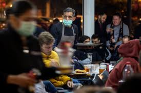 Evitar viajes no esenciales, reducir el aforo en bares y vetar el consumo en barras son. Nuevas Restricciones En La Comunidad Valenciana La Hosteleria Ampliara Su Horario Hasta Las 22 Horas Comunidad Valenciana