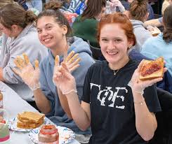 Join us in Best Hall 221 next Wednesday, February 28th beginning at 3 pm to  learn about physical accessibility in a FUN & ENGAGING manner via Student  Government's Wheelchair Scavenger Hunt ♿️