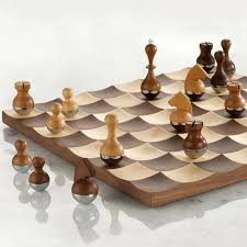 Originalnaya Shahmatnaya Doska Wobble Chess Set Http Www Umbra Com Ustore Product 377601 656 Store Ahsap Torna Satranc Takimi Ahsap Isciligi