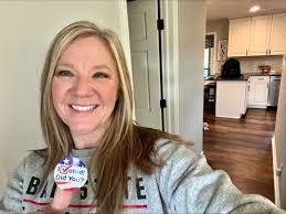 Amber Cashman's Instagram, Twitter & Facebook