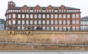Elbgaustrasse, 34, 2 zimmer, wohnfläche 44 qm, besondere in unserem bürogebäude in langenhorn stehen ab sofort flächen zur anmietung frei. Mediums Of Medicine The Institute For Maritime And Tropical Diseases In Hamburg Architecture E Flux