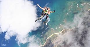 What a view to land to, at least with a trade wind the cholera smells will be blowing out to sea. Oahu Skydiving Hawaii Klook Uk