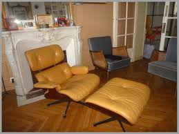 Le couple de designers américains charles et ray eames a révolutionné de nombreux domaines tels que l'architecture, le mobilier, le design industriel. Fauteuil Lounge Chair De Charles Eames Le Magazine De Proantic Les 434 Meilleures Images De C H A I R S S O F A S